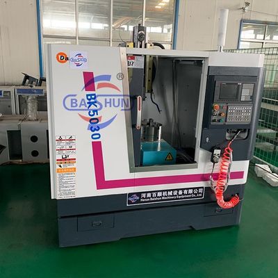 Ferramentas de torno CNC de trabalho pesado de fresagem de metal Máquina de travas verticais de metal