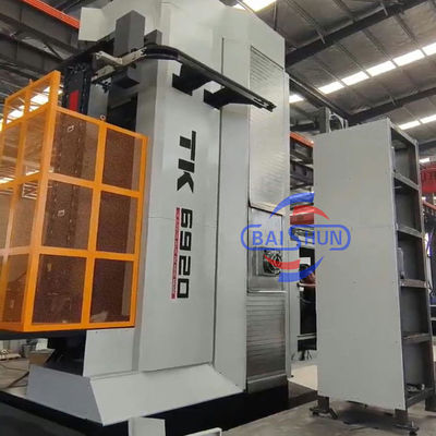 Máquina de perforação e fresagem CNC horizontal de 5 eixos com cabeça de fresagem de ângulo