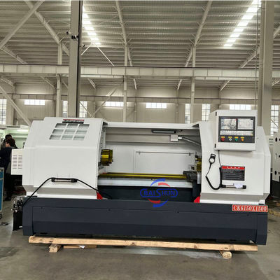 Torno CNC Horizontal CK6150 com Diâmetro de Giro de 500mm e Distância entre Pontas de 1500mm